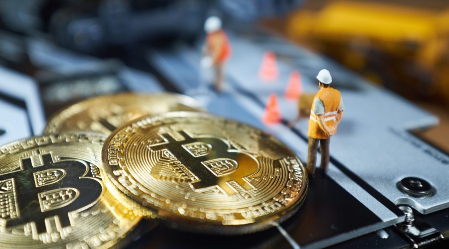 Těžba bitcoinů probíhá ve skutečnosti virtuálně